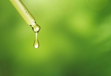 Tea Tree Oil: proprietà e utilizzi dell'olio essenziale di melaleuca